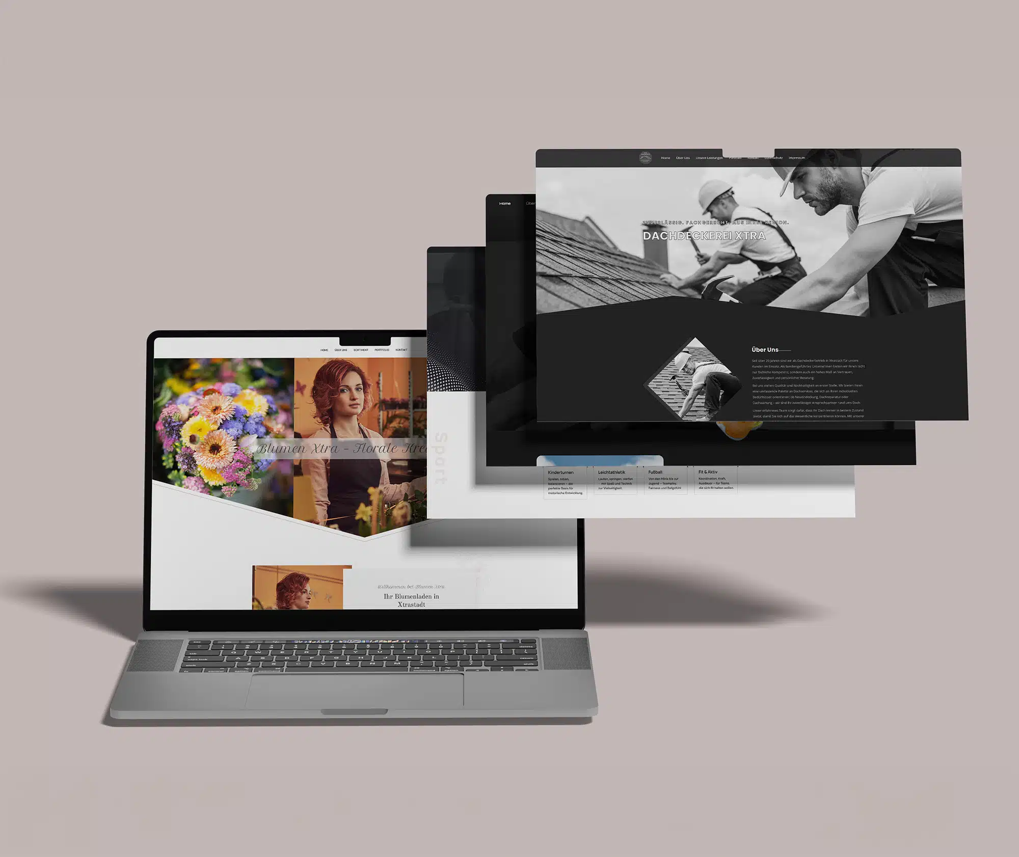 Ein aufgeklapptes silbernes Laptop und drei dahinter schwebende Website-Screens auf rosé-beigem Hintergrund. Das Laptop zeigt die Website „Blumen Xtra – Florale Kreationen" mit bunten Blumenfotos und einer Floristin. Die schwebenden Screens dahinter zeigen die „Dachdeckerei Xtra" im Schwarz-Grau-Design mit Handwerkerfotos sowie einen Sportverein-Screen mit Leistungskategorien.